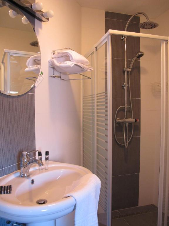 A Fleur De Couette Hotell Auvelais Rum bild