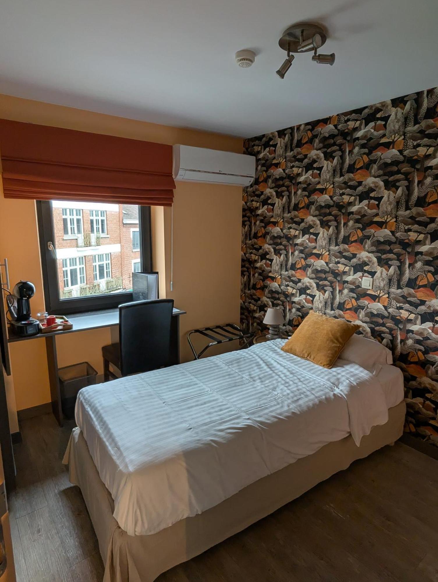 A Fleur De Couette Hotell Auvelais Exteriör bild