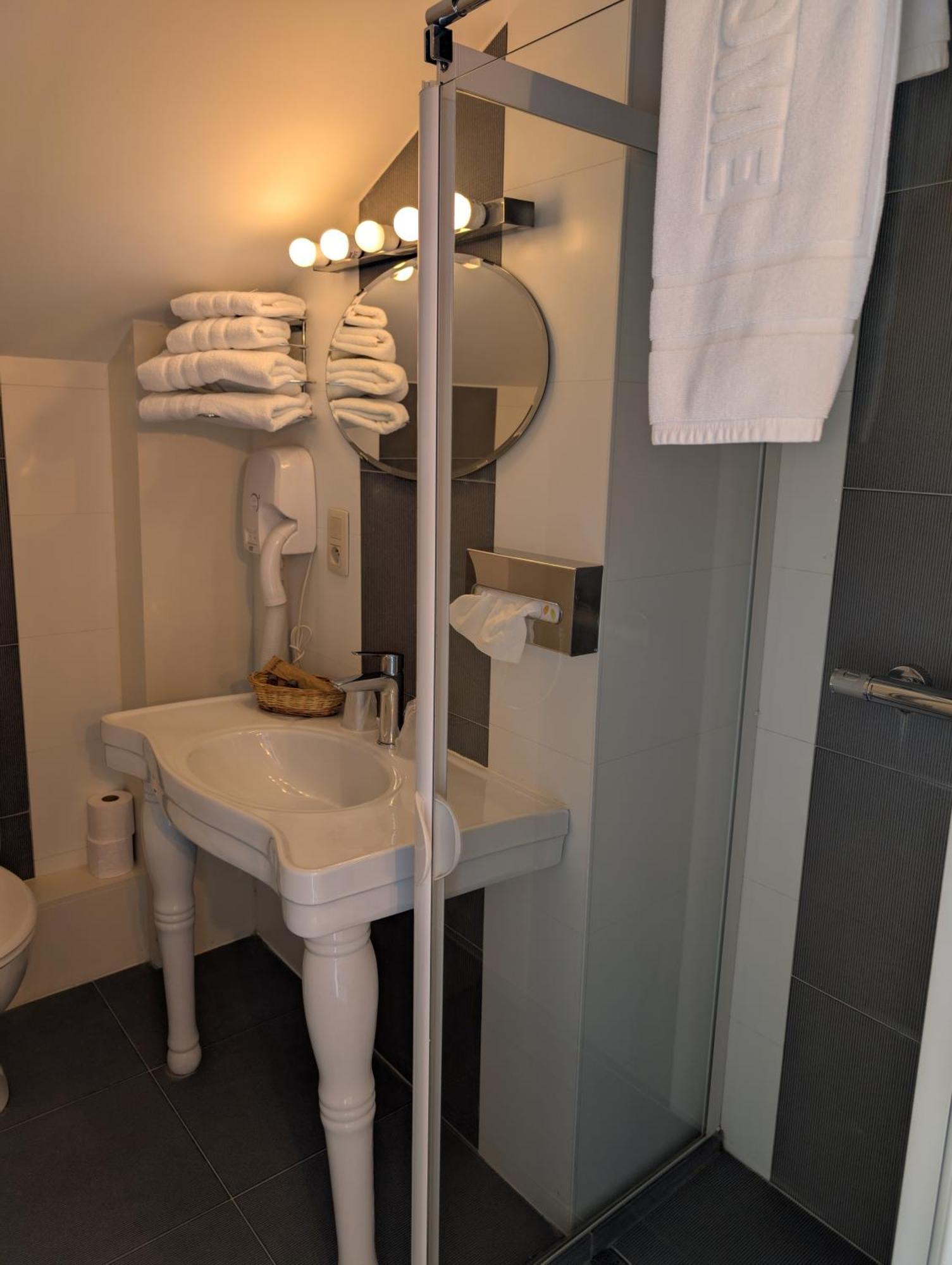 A Fleur De Couette Hotell Auvelais Exteriör bild