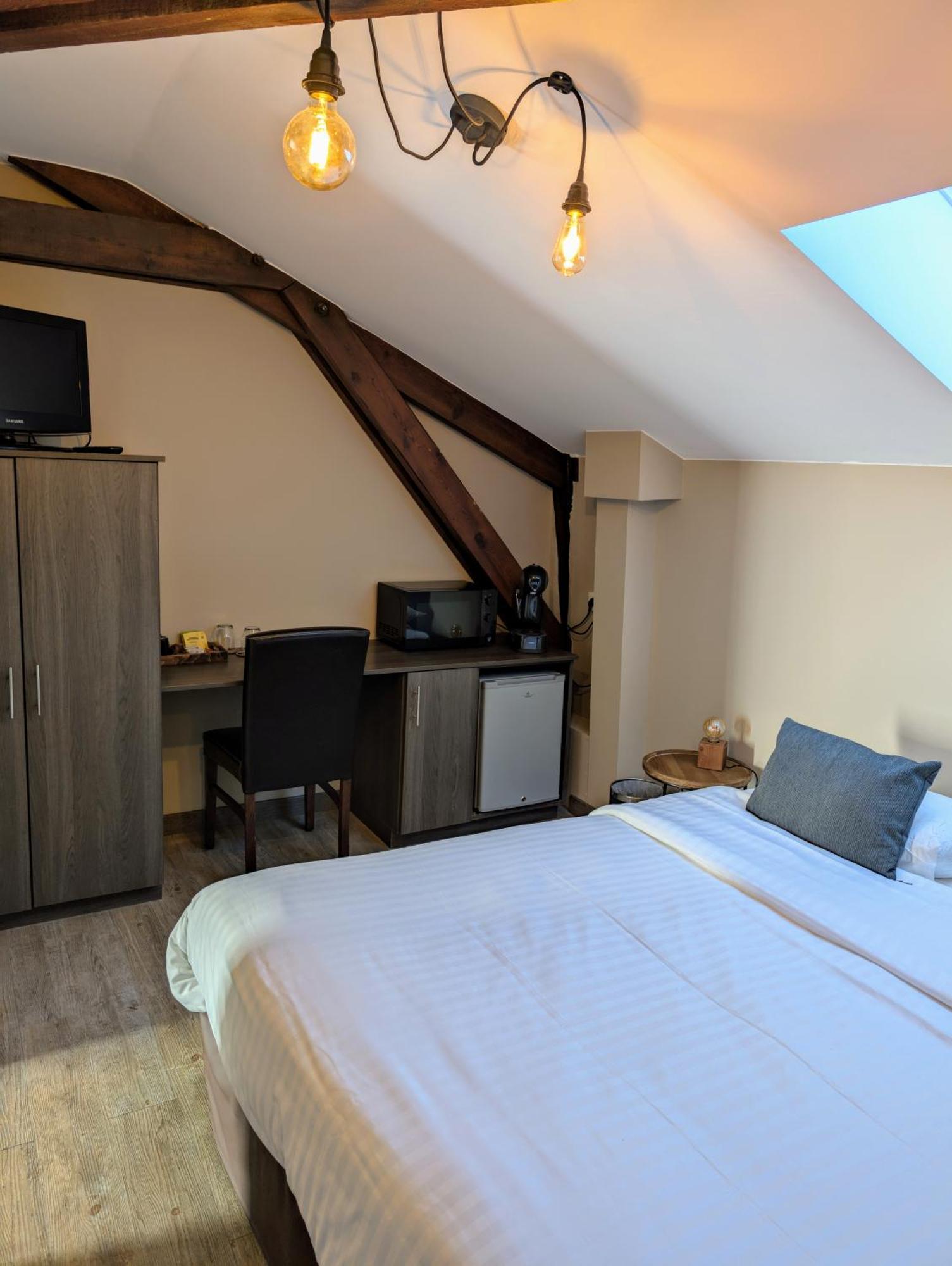 A Fleur De Couette Hotell Auvelais Exteriör bild